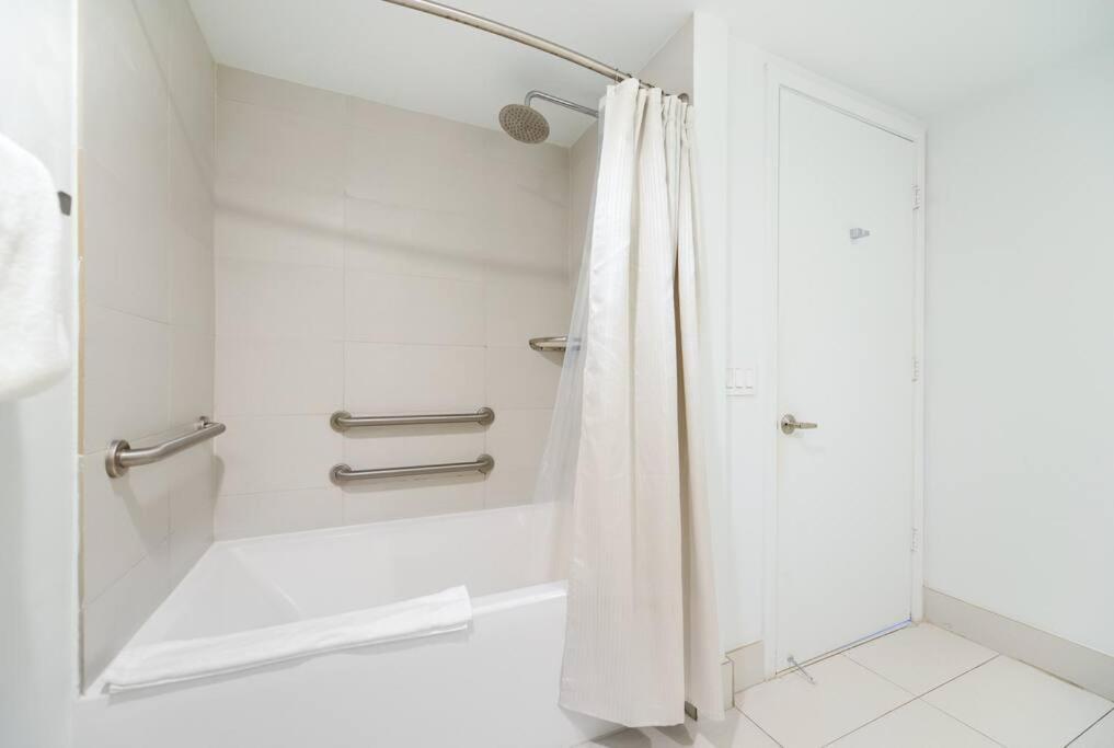 Awesome 2Br Condo Beachwalk Resort Холандейл Бийч Екстериор снимка